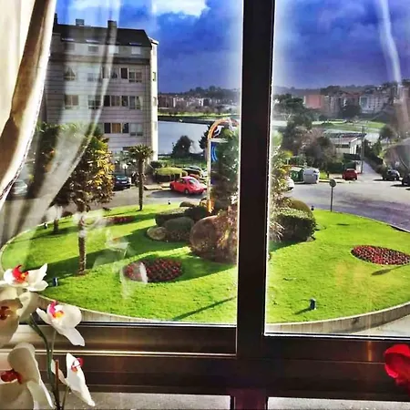 Piso Ria Del Burgo كوليريدو