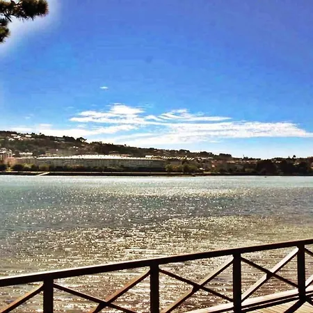 Piso Ria Del Burgo * كوليريدو